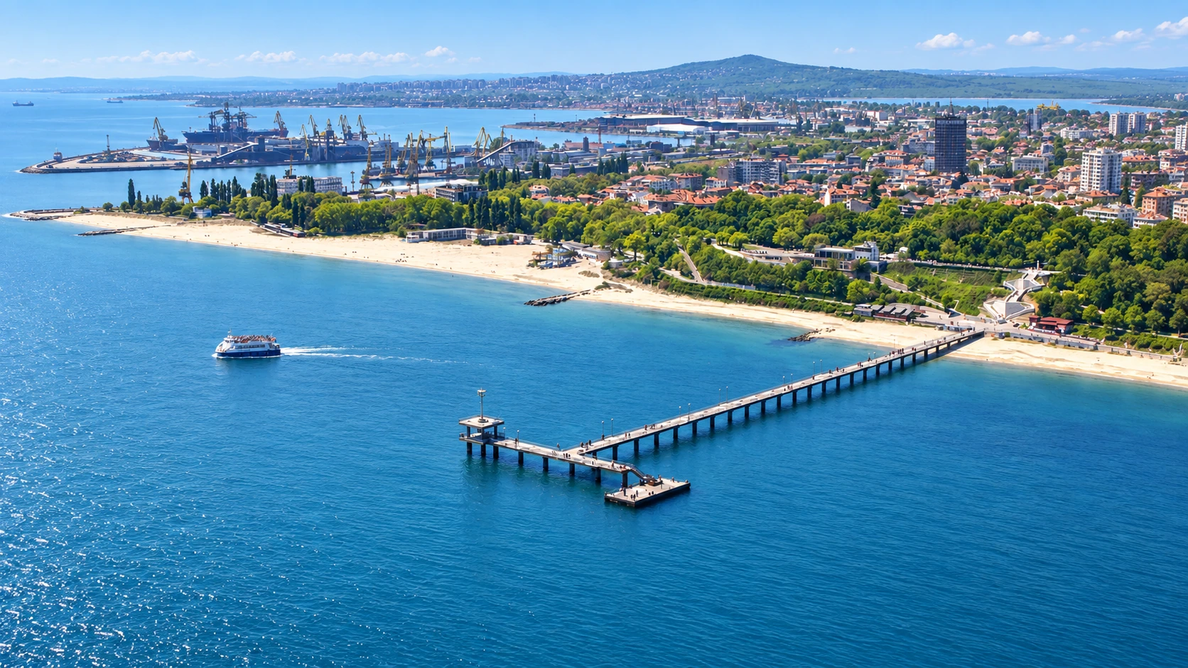 Панорама на Бургас с Морската градина, Моста и корабчето